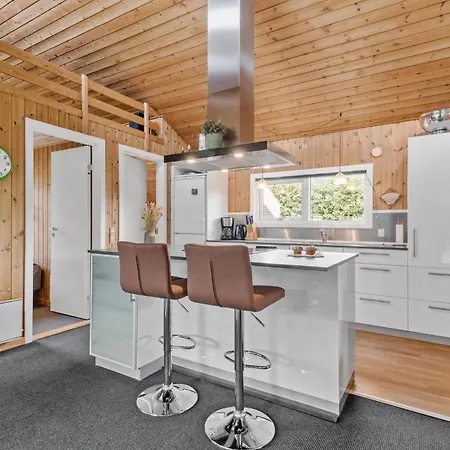 3 Bedroom Lovely In * Hemmet