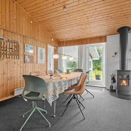 3 Bedroom Lovely In בית נופש Hemmet