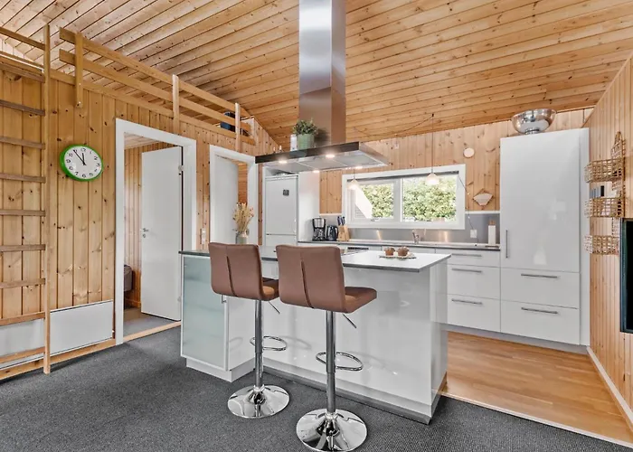 3 Bedroom Lovely In * Hemmet