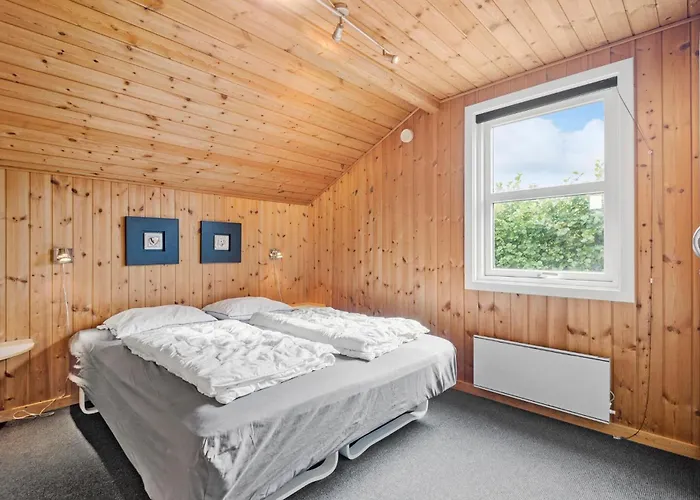 בית נופש 3 Bedroom Lovely In