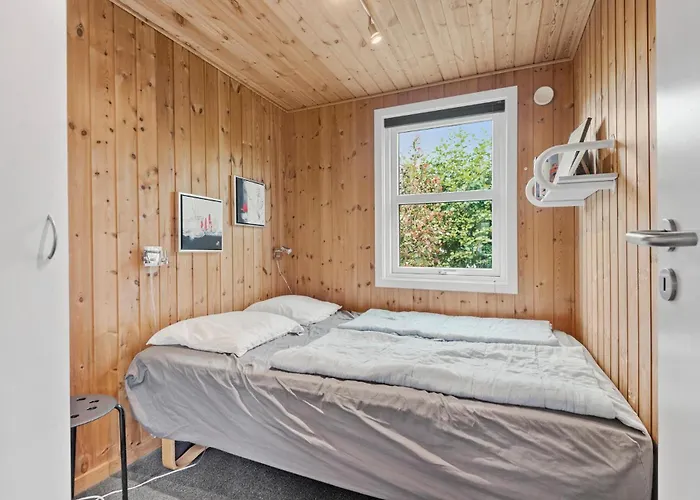 3 Bedroom Lovely In בית נופש